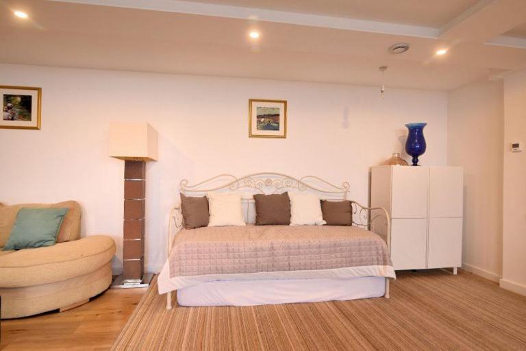 Largigi Offering Two Amazing Panoramic Sea Front Apartments Lyme Regis Ngoại thất bức ảnh