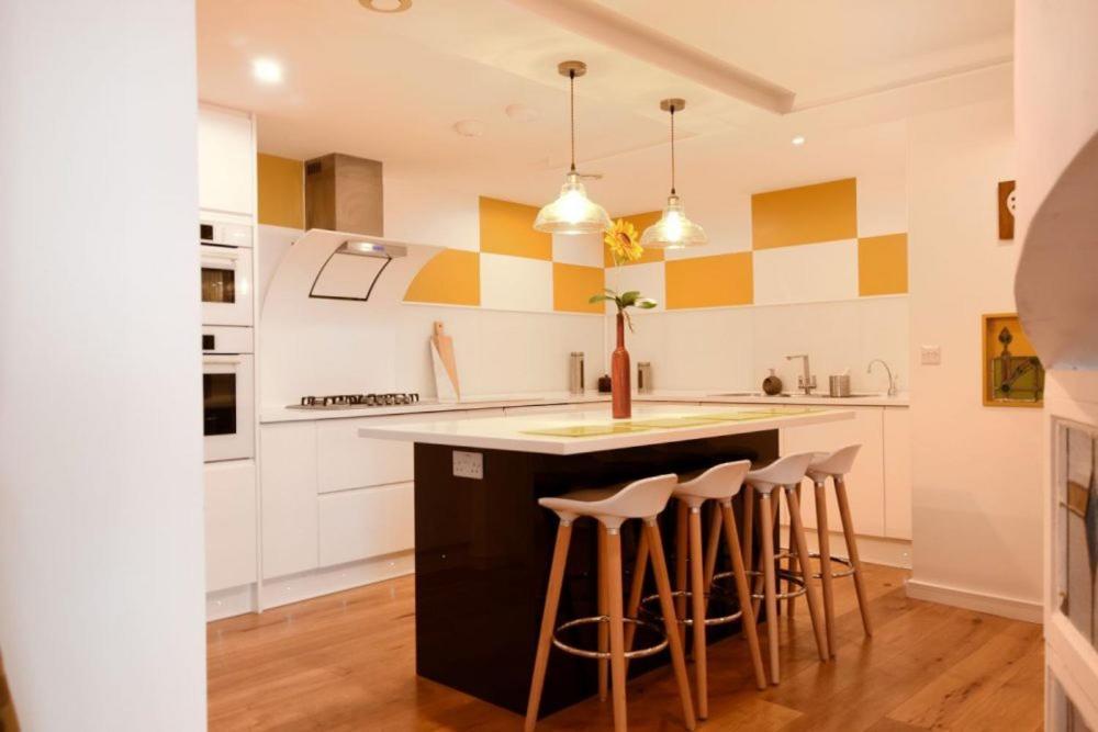 Largigi Offering Two Amazing Panoramic Sea Front Apartments Lyme Regis Ngoại thất bức ảnh